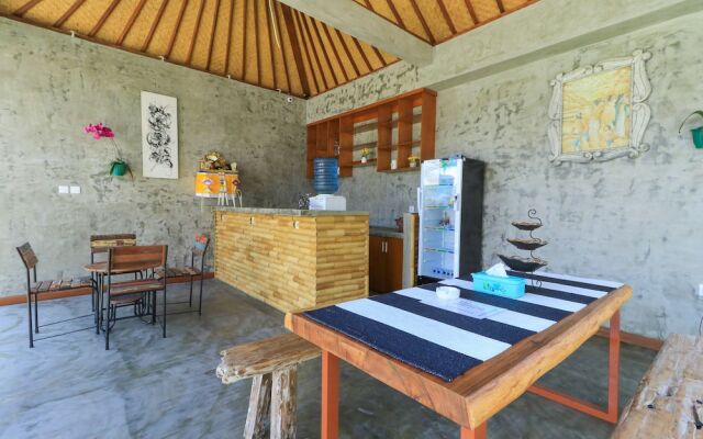 D Anyar Stay and Surf