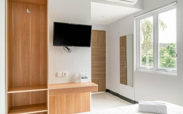 Reddoorz Near Puri Indah Lippo Mall 2