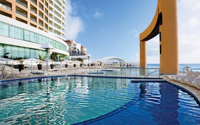 Beach Palace Resort - 5 Nights, Cancún, Mexico