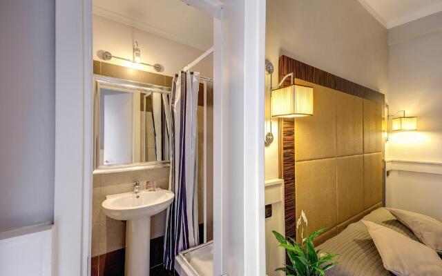 939 Hotel