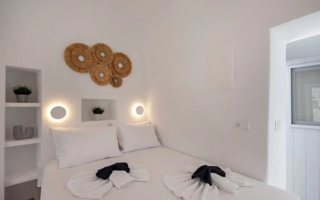 M&M Paros Studio