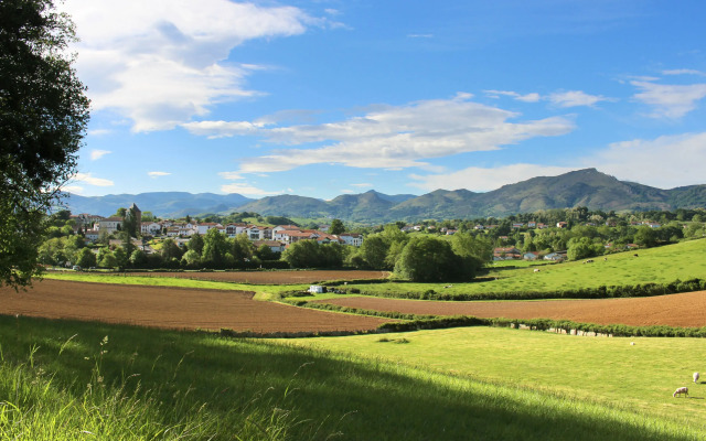 VVF Pays Basque Sare La Rhune, Sare
