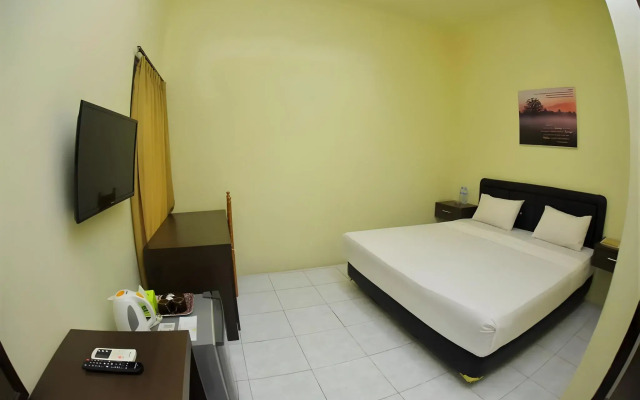 Mahkota Hotel Genteng