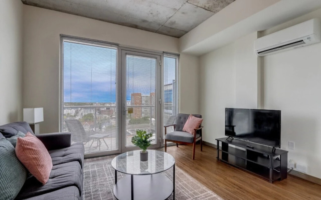 FRONTDESK Urbanite Apts Lower East Side Milwaukee
