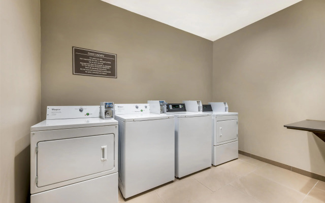 Best Western Plus Parkside Inn & Suites