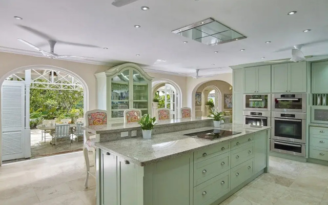 Waterfalls - 6 bed Peaceful and Secure Luxury