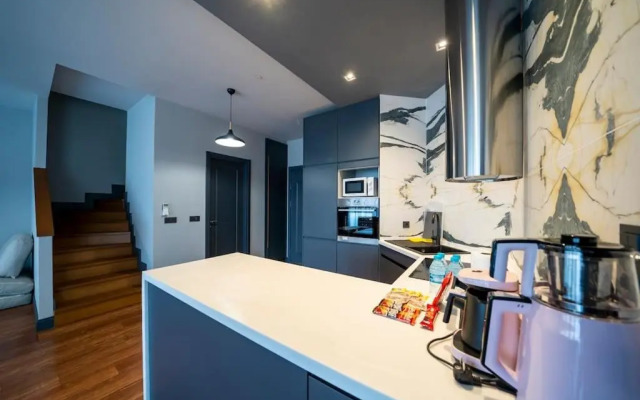 Superior, classy residence,7/24 Security,2 bedroom ( Benesta 205 )