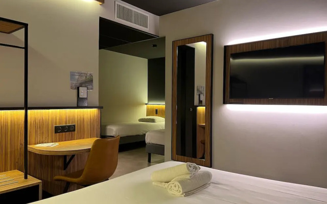 B&B HOTEL Clermont-Ferrand A71/A75 La Méridienne