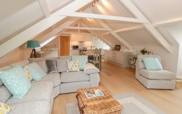 7 The Manor House, Hillfield Village