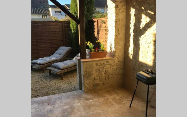 Beautiful Eymet Bastide House And Courtyard Garden