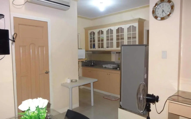 Julz Tropical Apartments