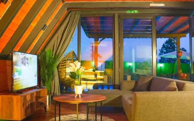 Relax House