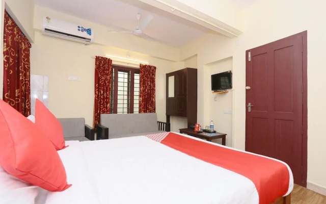 OYO 19877 Gamas Centre