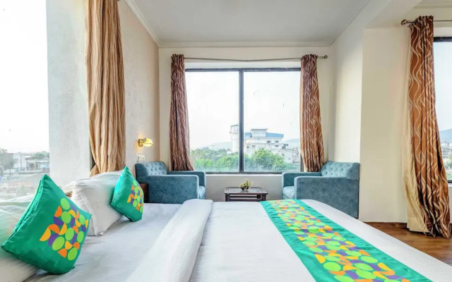 Hotel The Grand By OYO Rooms