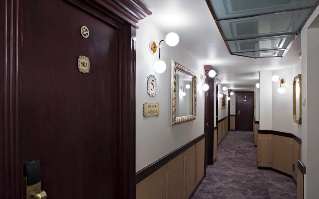 Hotel Venezia by ZEUS International