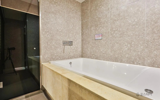 Gracias Hotel Gimhae