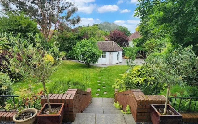 London Family Home-amazing Garden