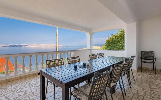 Stunning Home in Sv Juraj With Wifi and 2 Bedrooms