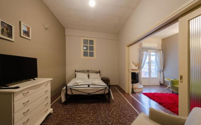 Ev Zin Apartement Dafnon