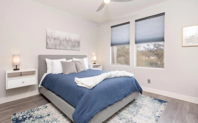 Scottsdale Condo Overlooking Golf Course