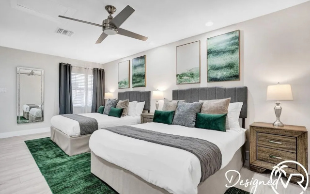 Modern 7 Br With Private Heated Pool
