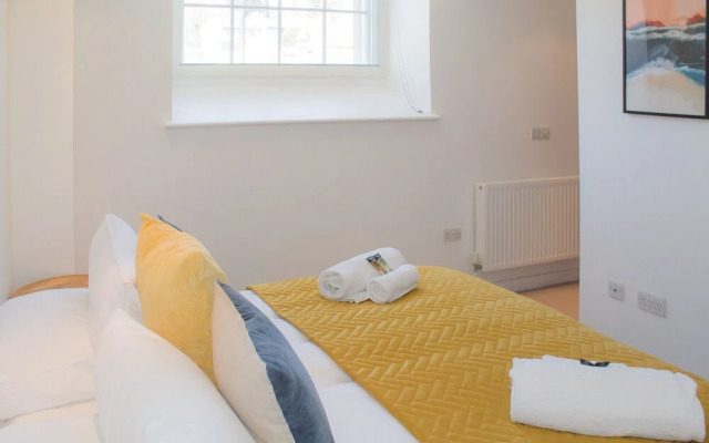 Panda Sanctuaries, Kensington Chapel Apartment