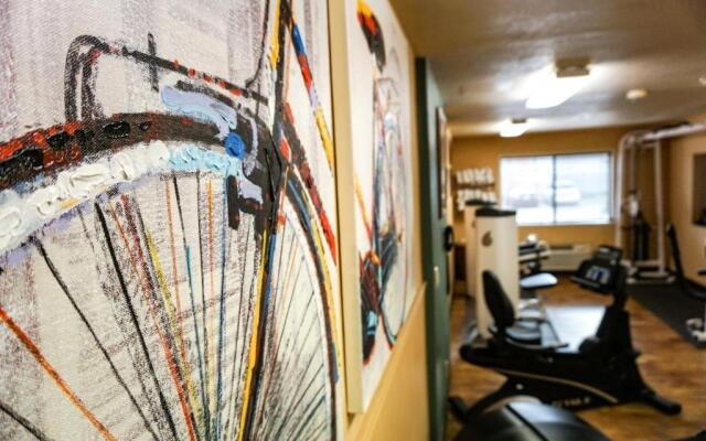 Oxford Suites Redding