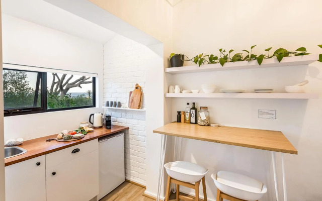 The Lookout, Eagle Bay