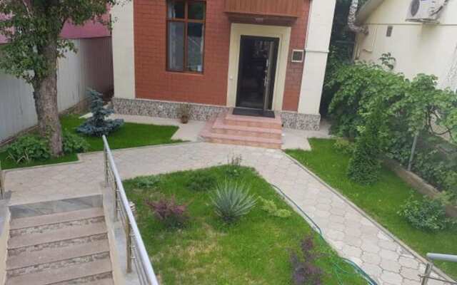 Mountain Road Hostel