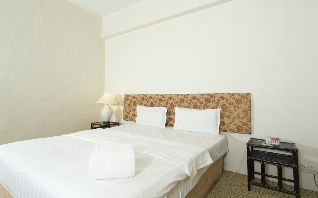 OYO 89619 De Choice Hotel