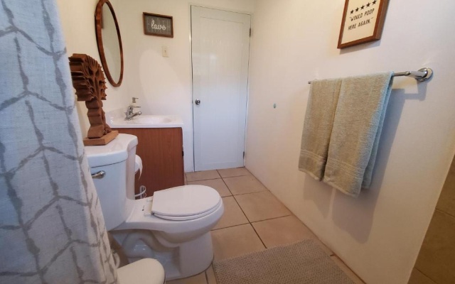 Aguadilla Waves Apt with electricity water AC WIFI 8 minute walk from Crashboat beach — фото 4