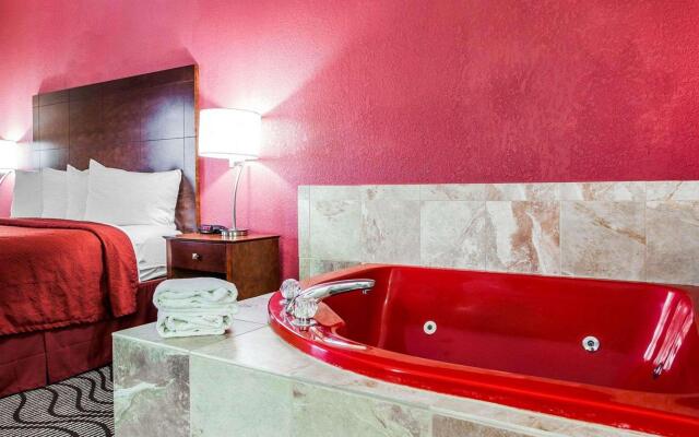 Quality Inn & Suites Altoona - Des Moines