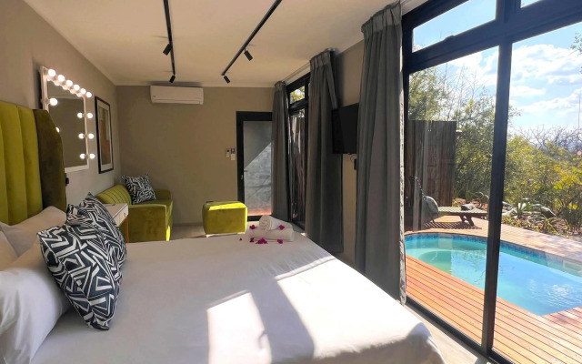 Shangri-La Country Hotel