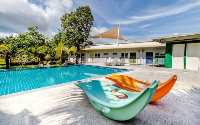 Chalong Hill Tropical Garden Homes