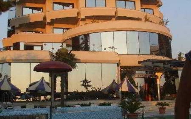 Vela Hotel