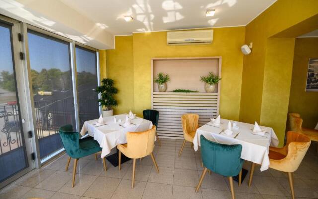 Euro Garni Hotel