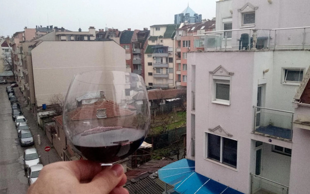 Просторен и добре обзаведен апартамент Oborishte 39 str