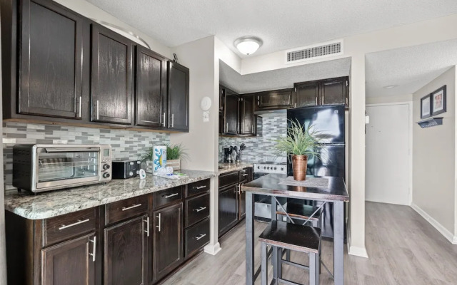 Renaissance Tower 1909 1 Bedroom Condo