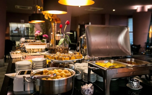 Favorita Golden Hotel e Eventos