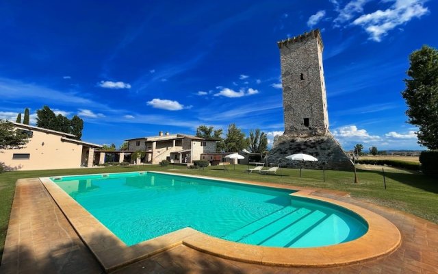 11 Guests - Vacation Villa With Private Pool and Private Garden