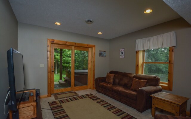 Lucky Bear Lodge 5 Bedroom House