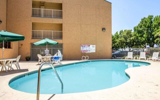 Studio 6 Sacramento, CA - Natomas & SMF Airport