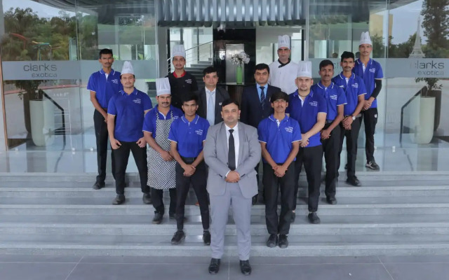 Seven Sky Clarks Exotica