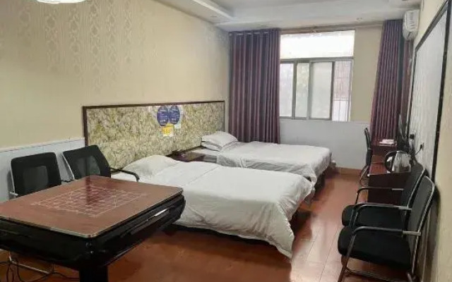 Huoqiu Baoyuan Theme Hotel