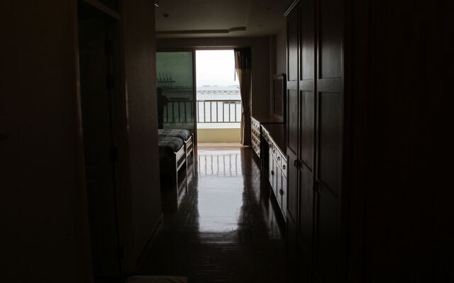 Chateau Vista Serviced apartment