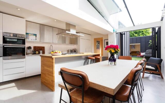 Pared-back Elegance