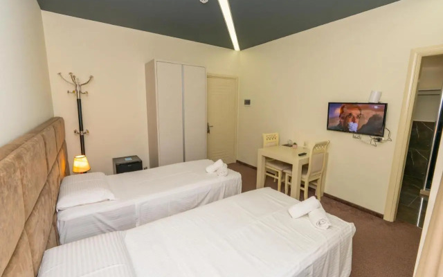 Hotel Emigranti 2