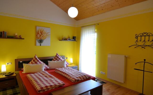 Attractive Holiday Home in Lechbruck am see With Garden