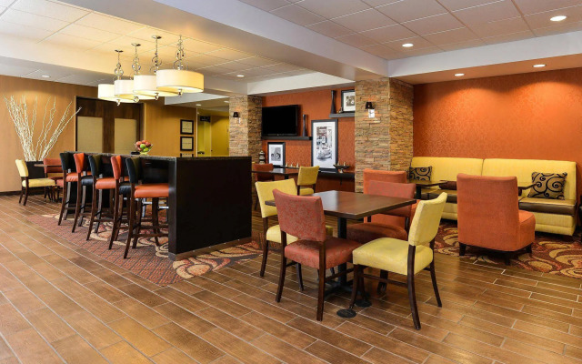 Hampton Inn Clinton, IA