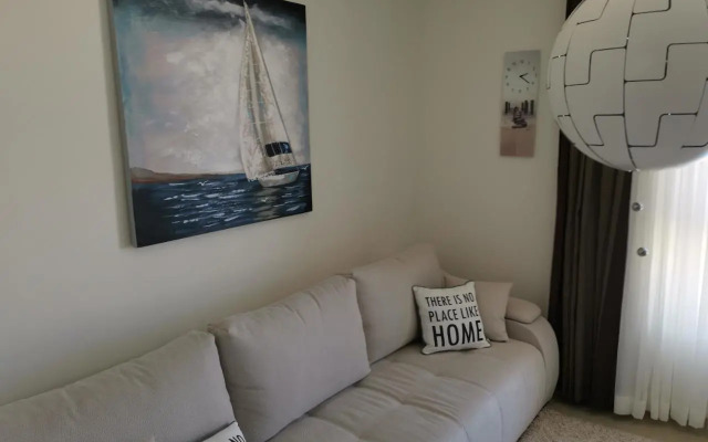 Paradise Bay D8 Apartment